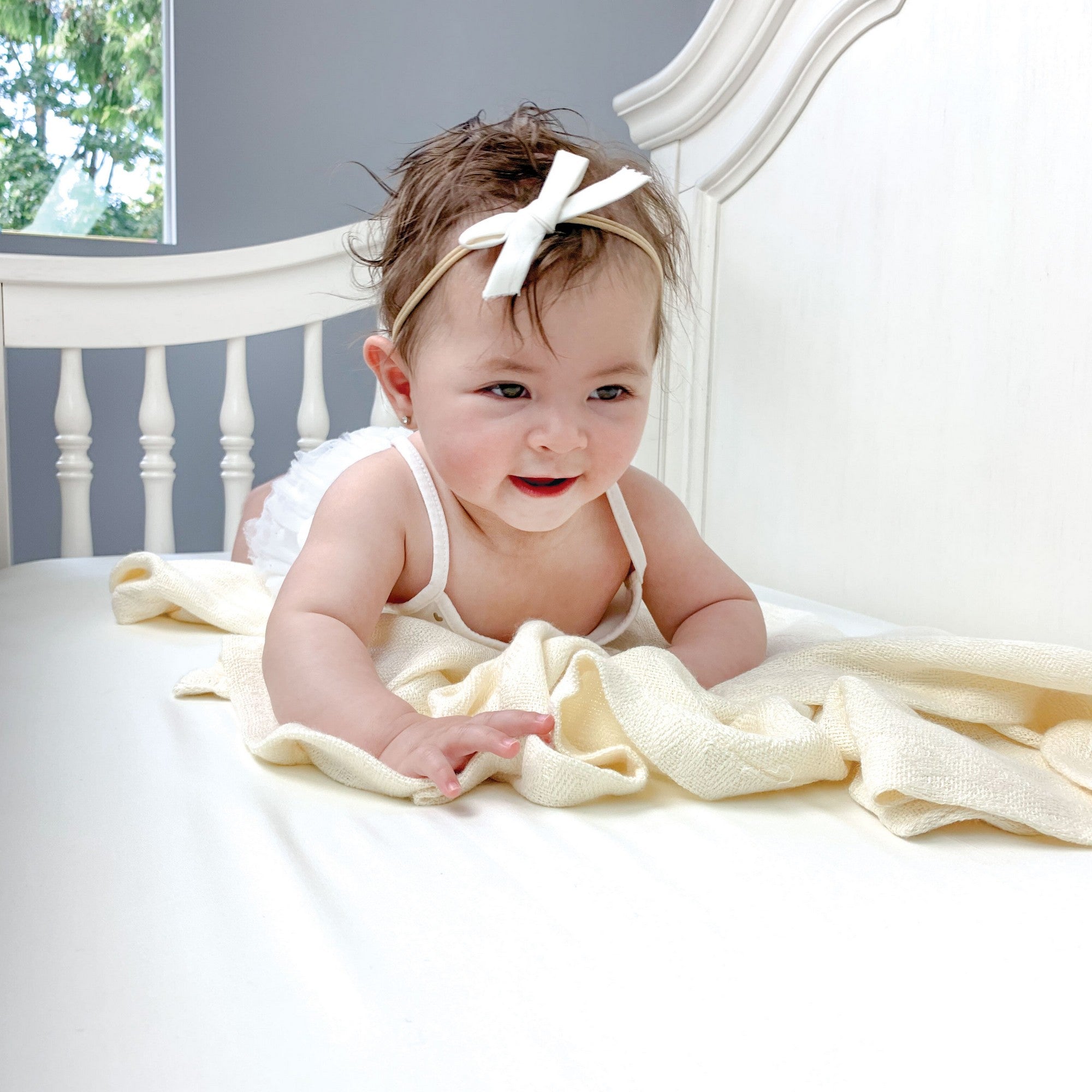 Panda Baby 100% BAMBOO Fitted Crib Sheet - Resistant to Bacteria, Comfortable for Baby to Sleep Fresher - Ivory
